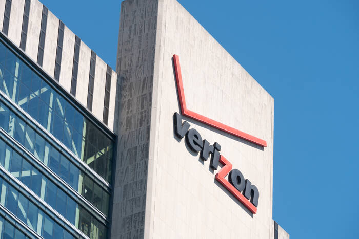 Verizon Jumps in Premarket, Boosting Dow Jones After Strong Q2 and Raised